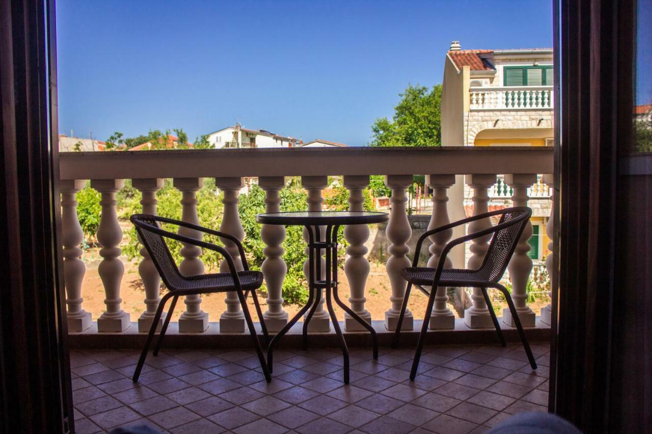 Apartments Mediterranean Sundance Vodice Esterno foto